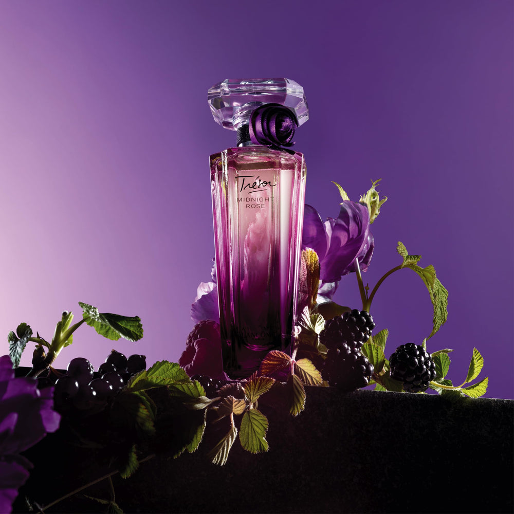 Lancôme Trésor Midnight gift-ready packaging suggests a thoughtful present for anniversaries.