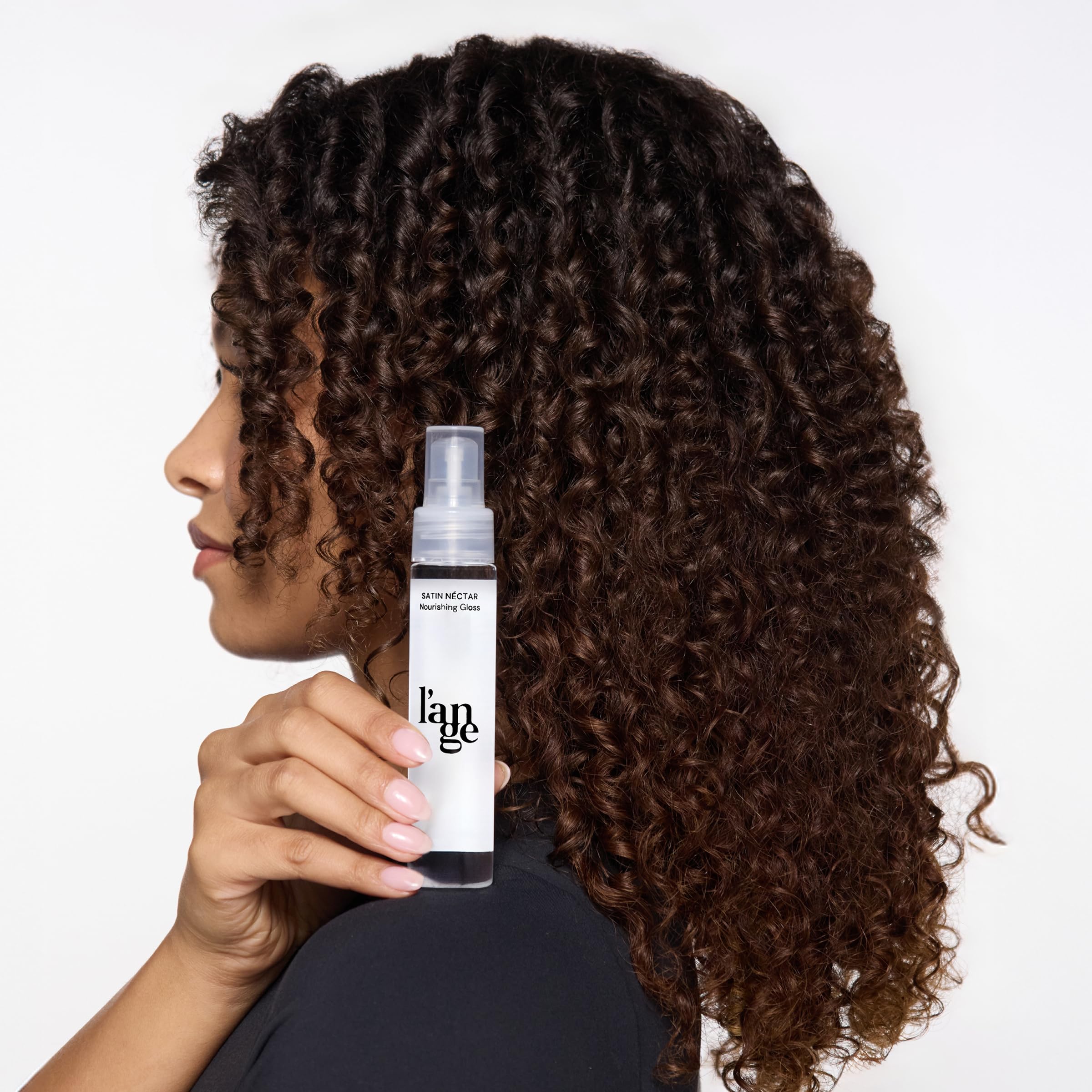 L'ANGE Hair Satin Néctar Nourishing Gloss applies to ends for smoothness and split-end defense