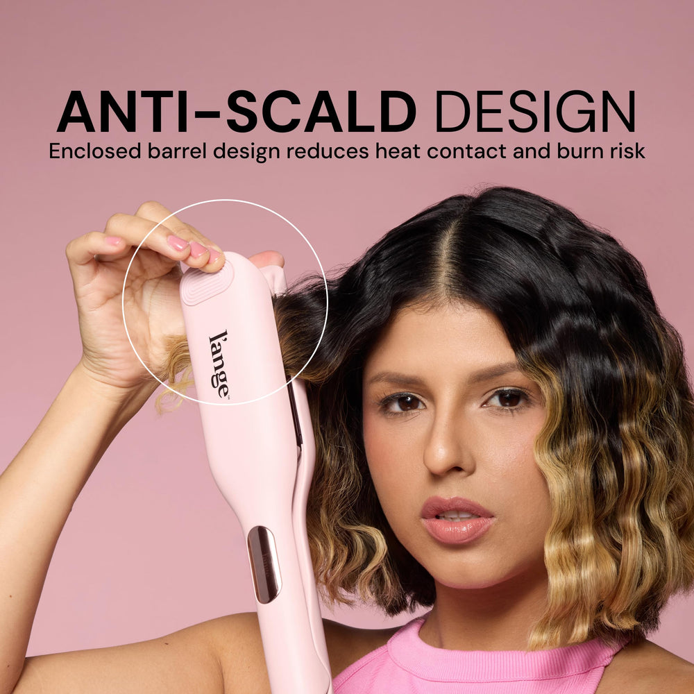 L'ANGE Hair SculptWaver technology helps reduce frizz and static while adding shine