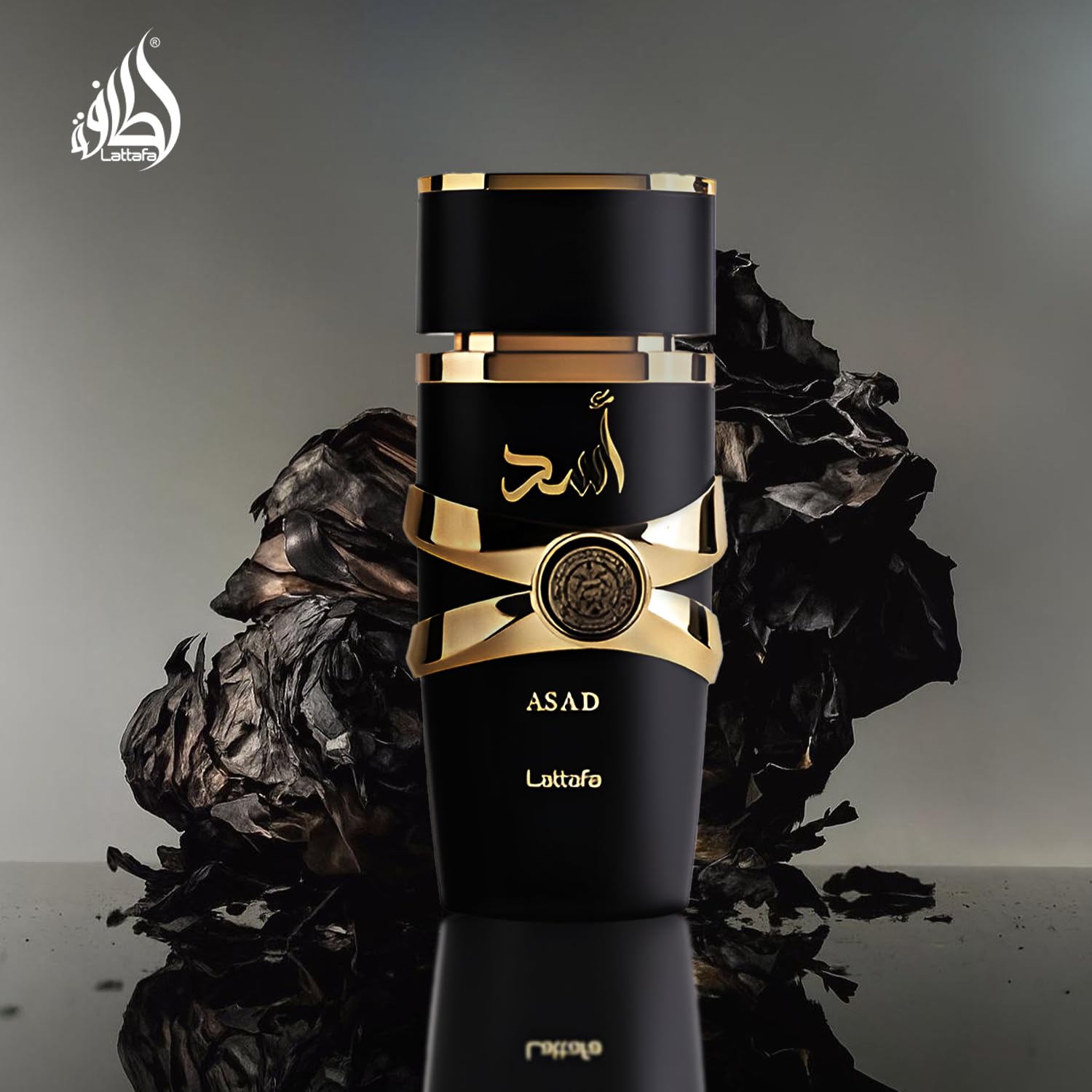 Lattafa Asad spray action, easy application for all-day aroma.