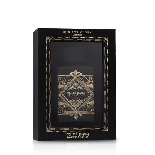 Lattafa Bade'e Al Oud Oud for Glory perfume application demonstrates unisex appeal for daily wear.