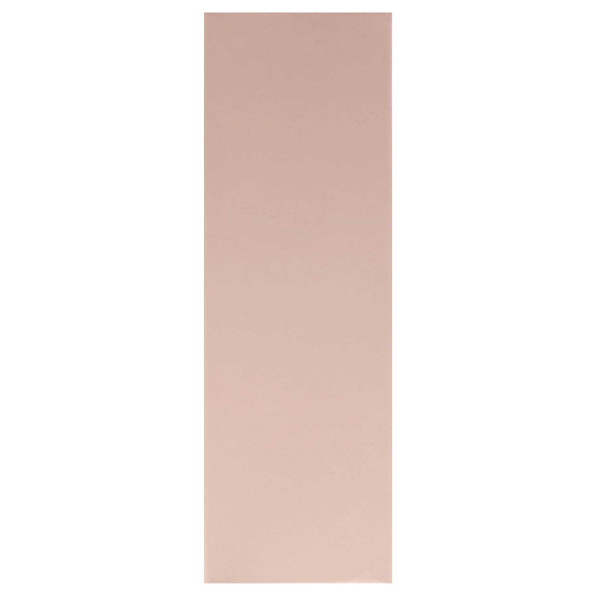 Lattafa Maison Alhambra Delilah spray shot shows easy application and long-lasting scent.