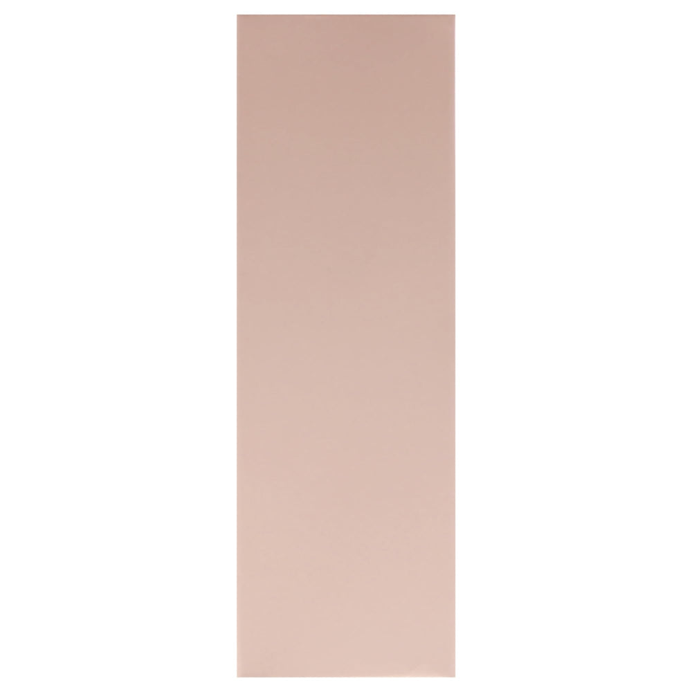 Lattafa Maison Alhambra Delilah spray shot shows easy application and long-lasting scent.
