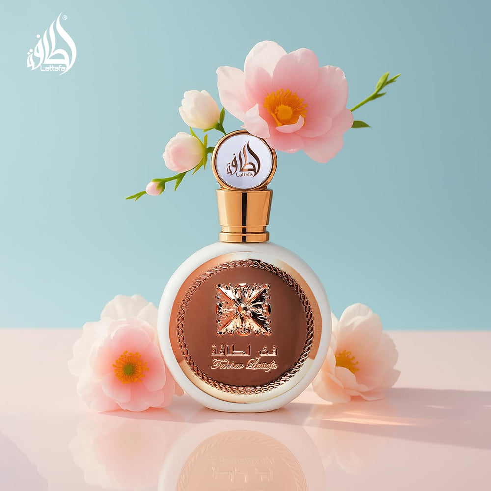 Lattafa Fakhar heart notes with roses and jasmine for a lush bouquet.