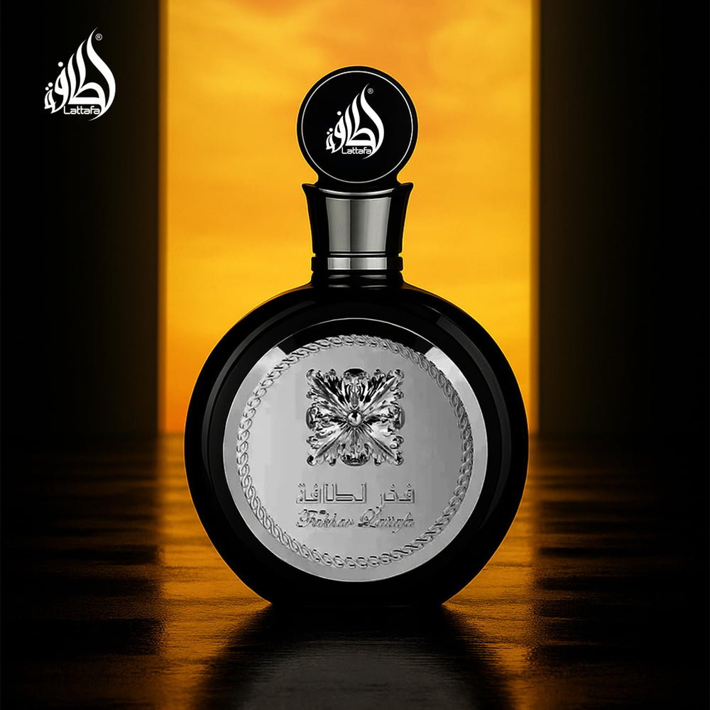 Lattafa Fakhar spray tip close-up showing smooth application for confident wear.