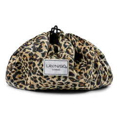 Lay-n-Go Cosmo layflat zip-pocket image reinforces small-item organization on the go.