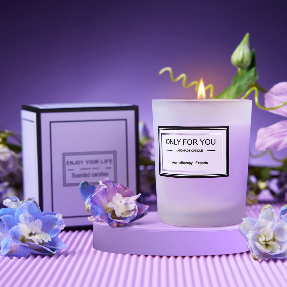 LE CADEAU lavender soap image highlights gentle cleansing and relaxation benefits.