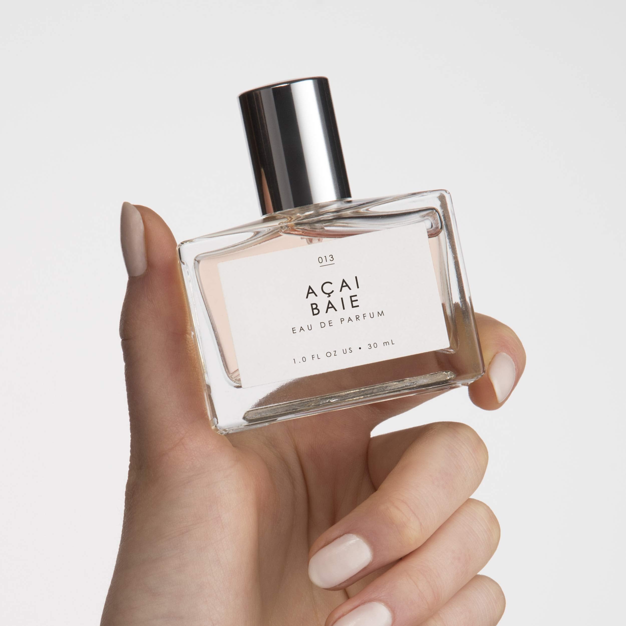 Le Monde Gourmand Açai Baie EDP spray-diffuser captures a gourmand aroma in seconds