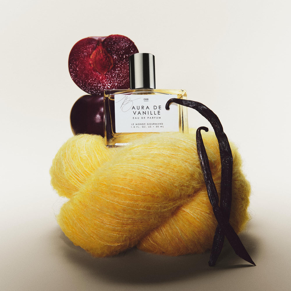 Le Monde Gourmand Aura de Vanille sandalwood-cedarwood blend evokes calm confidence and daytime wear.