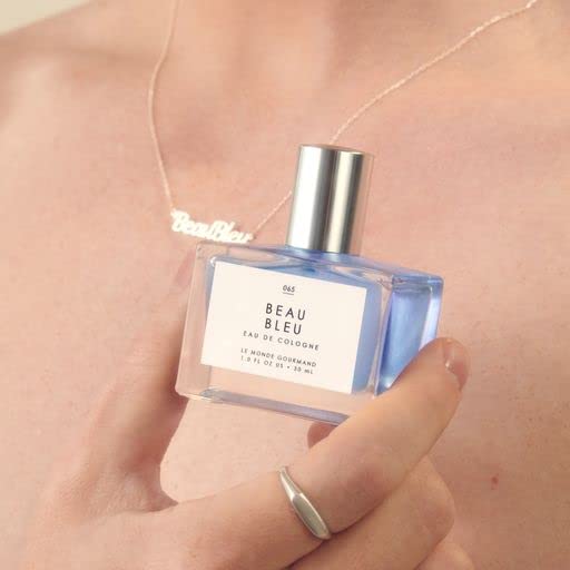 Oud Sahara oil beside Beau Bleu hints at versatile layering.