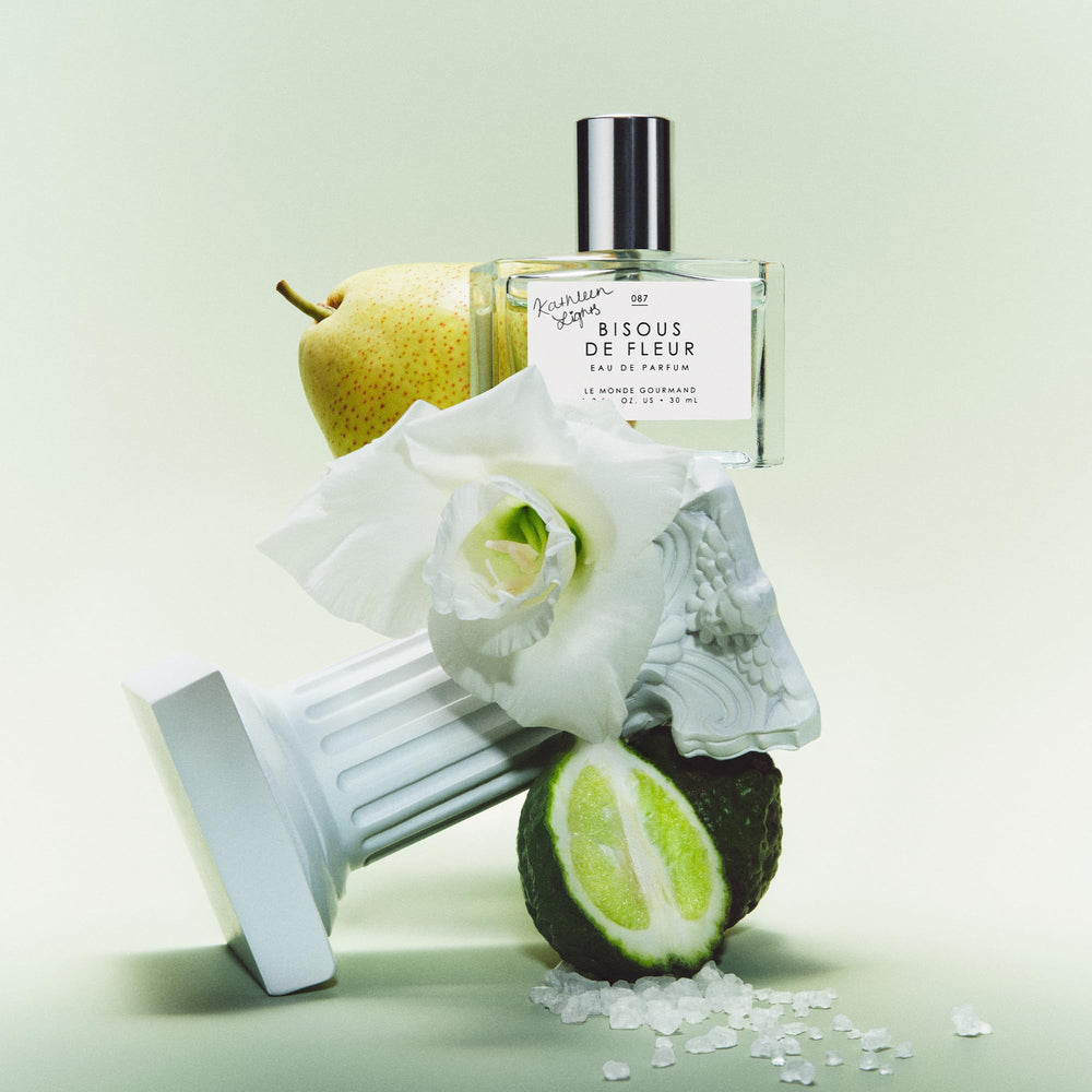 Le Monde Gourmand Bisous de Fleur spray-action shows quick refresh for on-the-go use