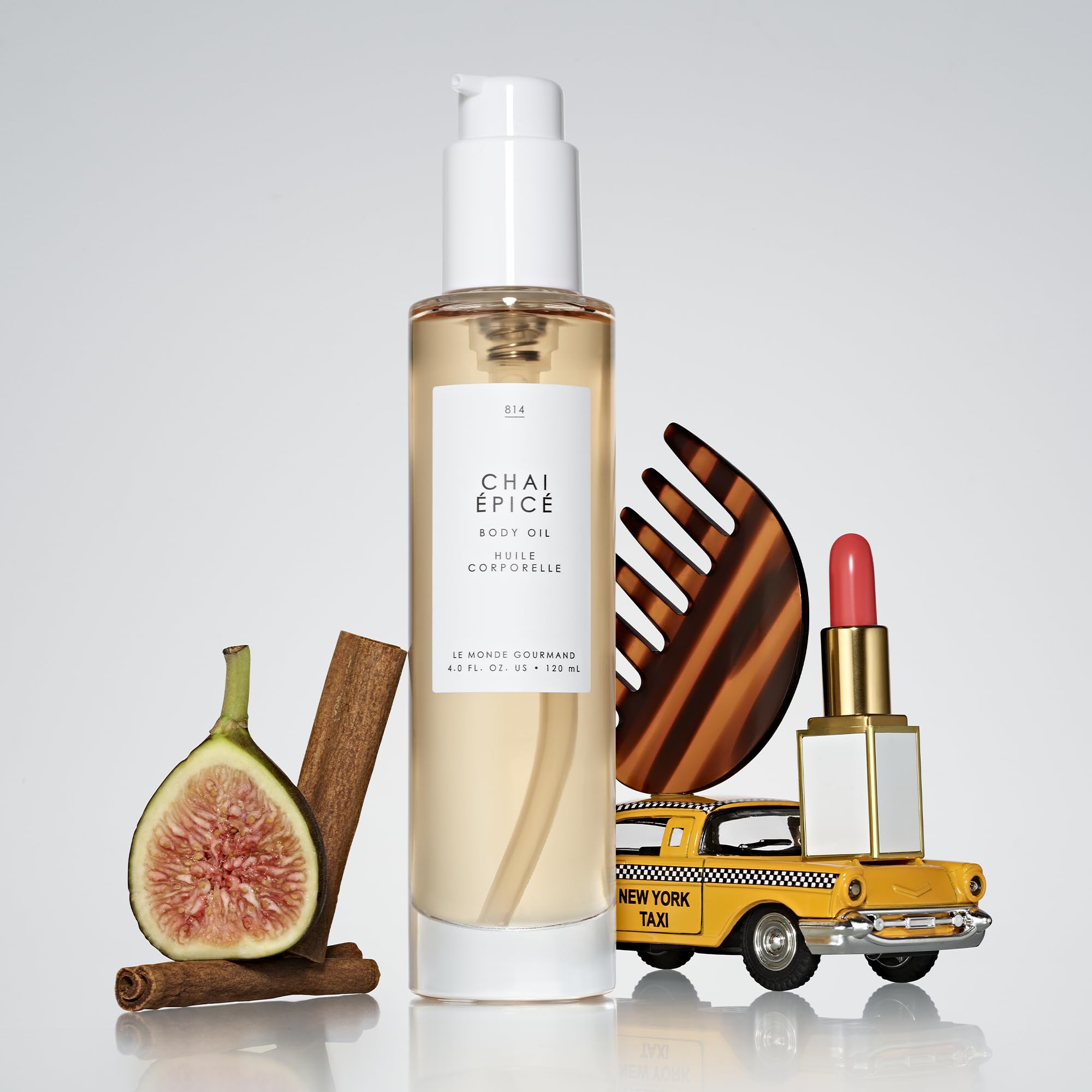 Le Monde Gourmand Chai Épicé oil highlights warm amber and gingerbread mid-notes aroma.