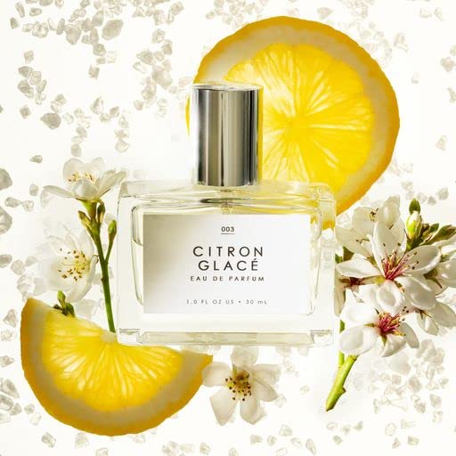 Le Monde Gourmand Citron Glacé spritz reveals a hint of sugar for balanced sweetness.
