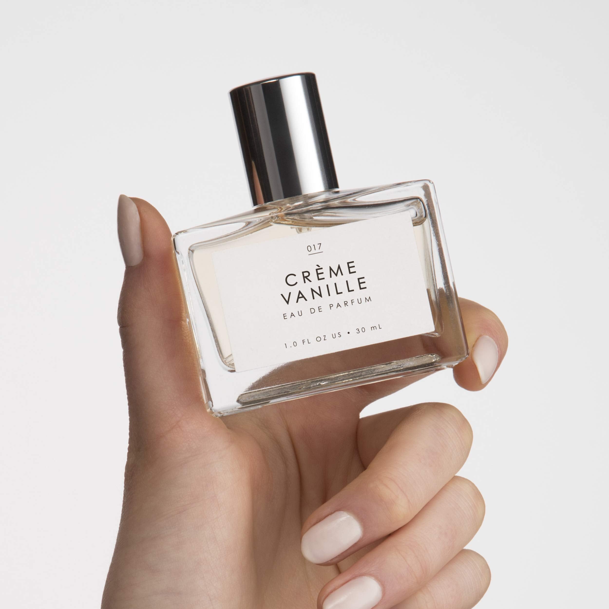Le Monde Gourmand Crème Vanille brown sugar amber shot; warm, comforting aroma for evenings.