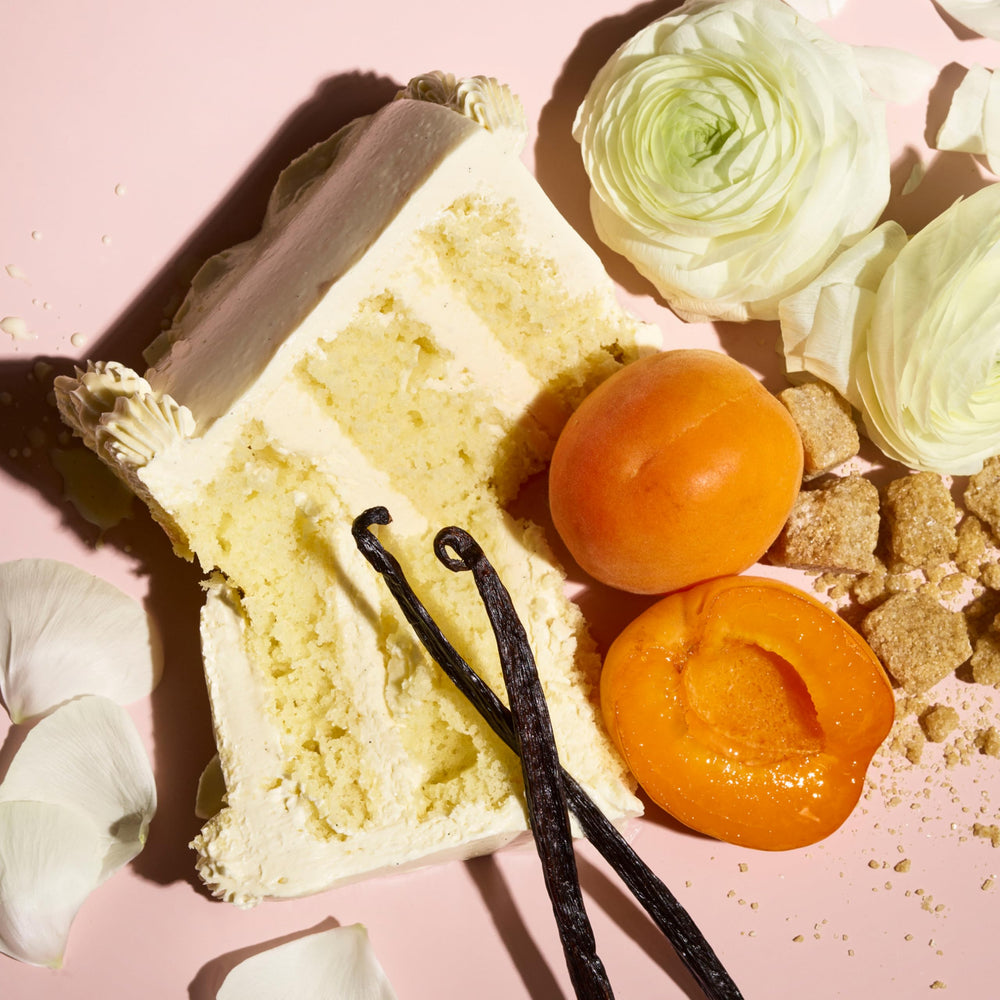 Le Monde Gourmand Crème Vanille pulse-points application; target wrists and neck for nuanced scent.