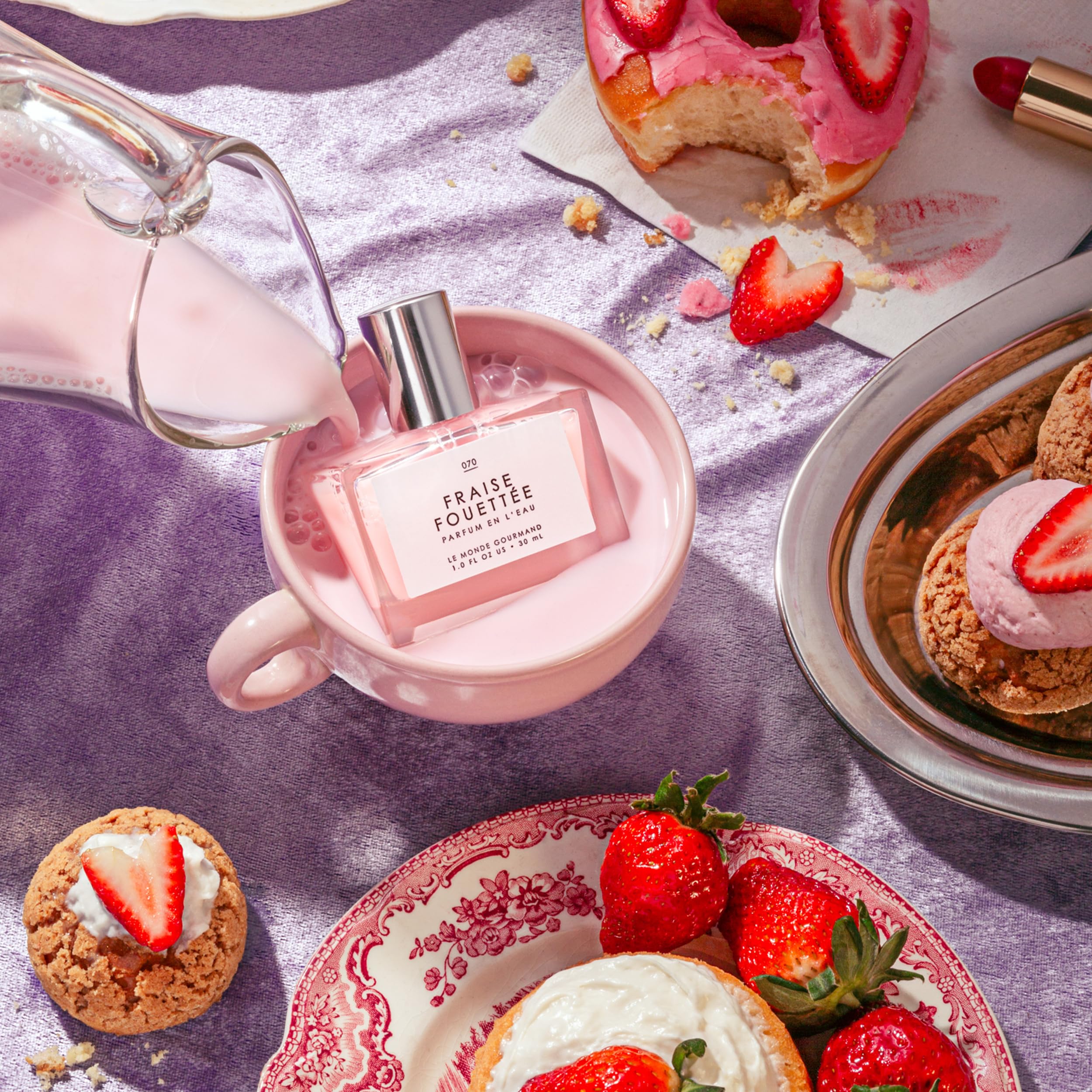 Le Monde Gourmand Fraise Fouettée Spray promo image invites collection.