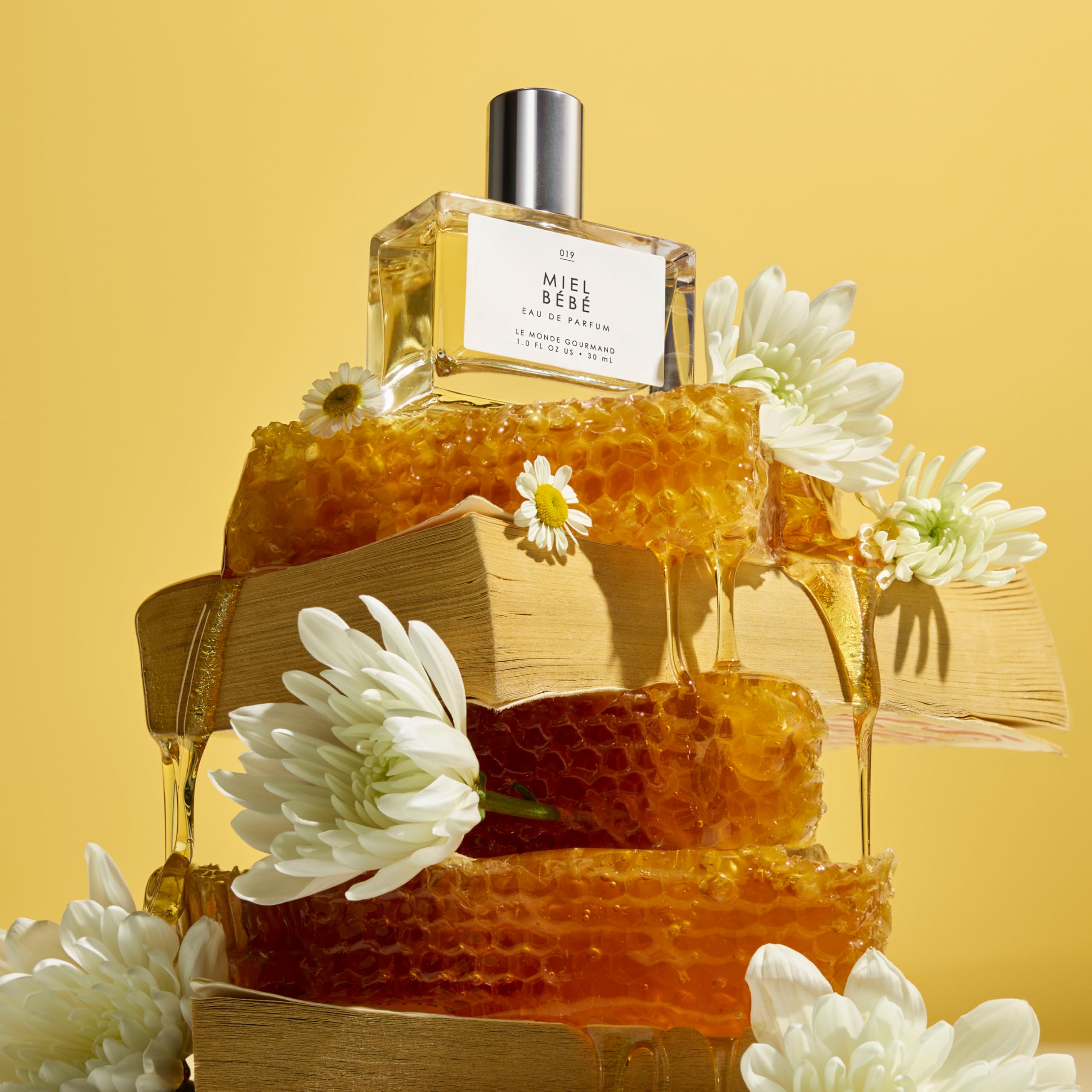 Le Monde Gourmand Miel Bébé sandalwood hue with warm undertones evokes cozy evening wear.