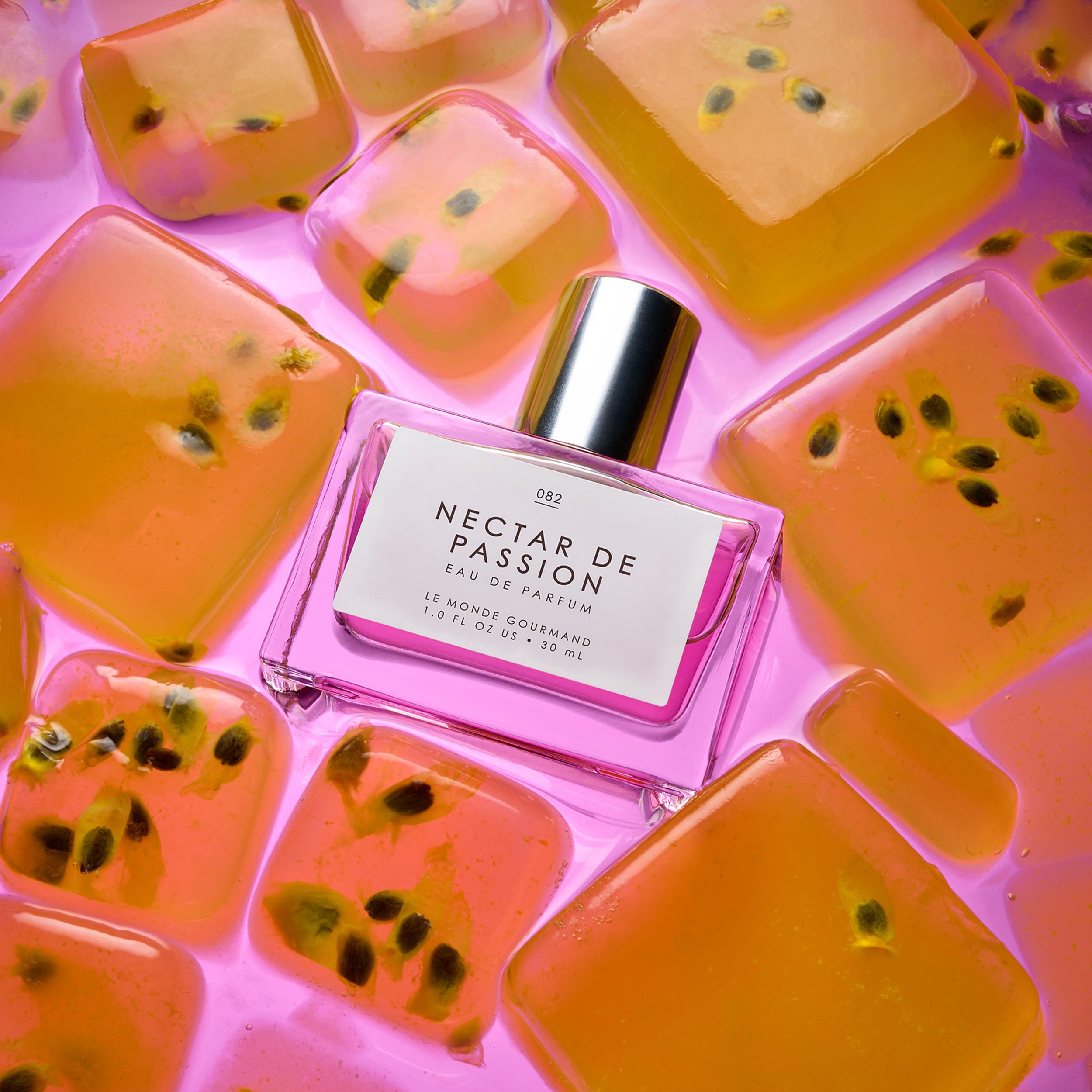 Nectar de Passion top notes pink-grapefruit close-up for energizing morning fragrance.