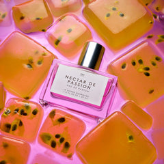 Nectar de Passion top notes pink-grapefruit close-up for energizing morning fragrance.
