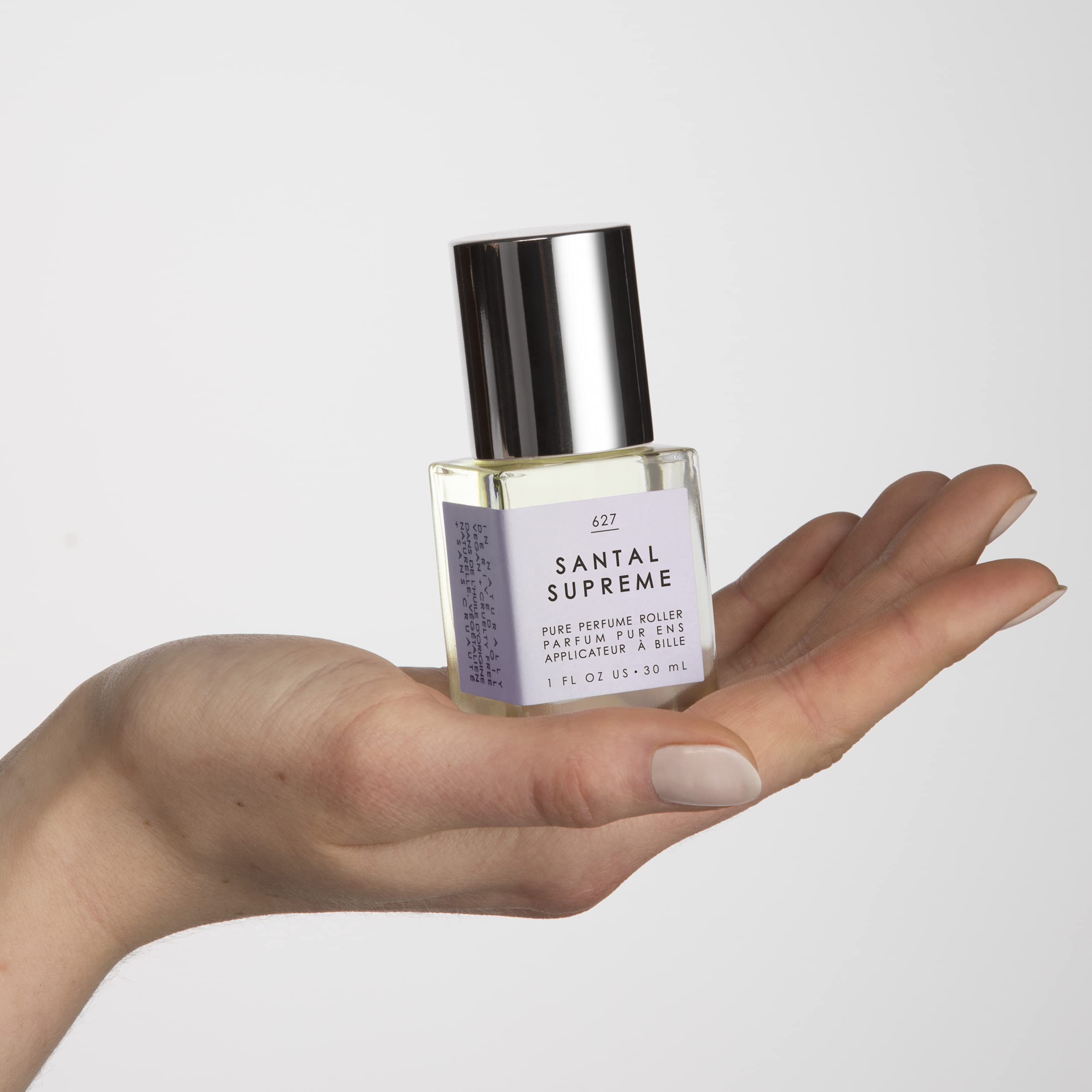 Le Monde Gourmand Santal Supreme wooden note visual emphasizing vetiver and violet.