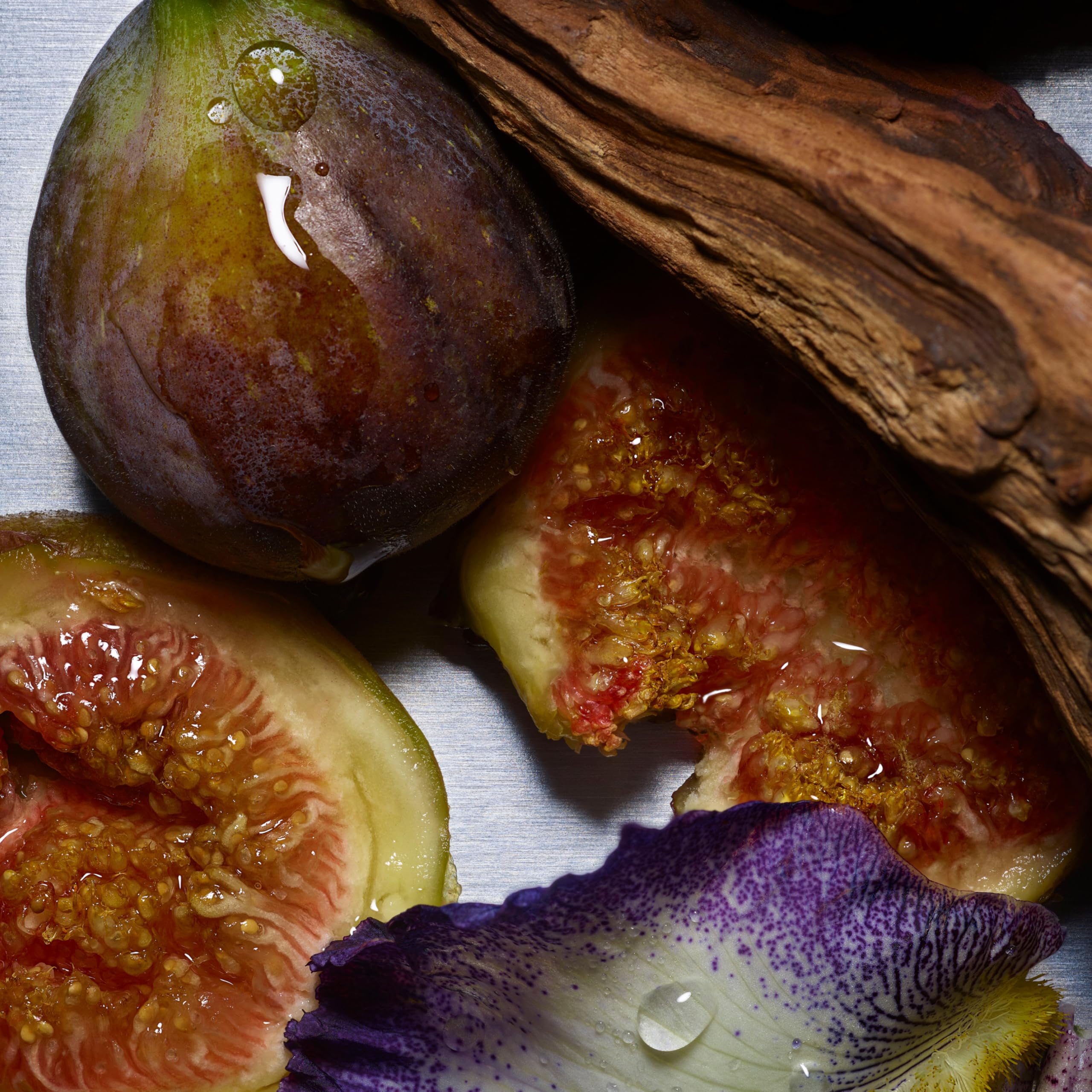 Le Monde Gourmand Santal Supreme offers sandalwood aroma with violet hints and musk.