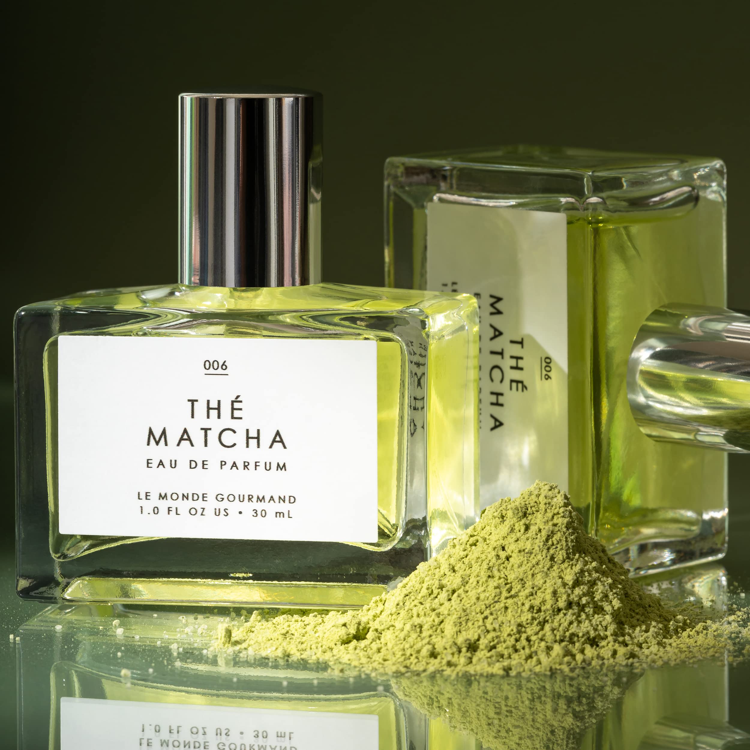 Le Monde Gourmand Thé Matcha application to pulse points for projection.