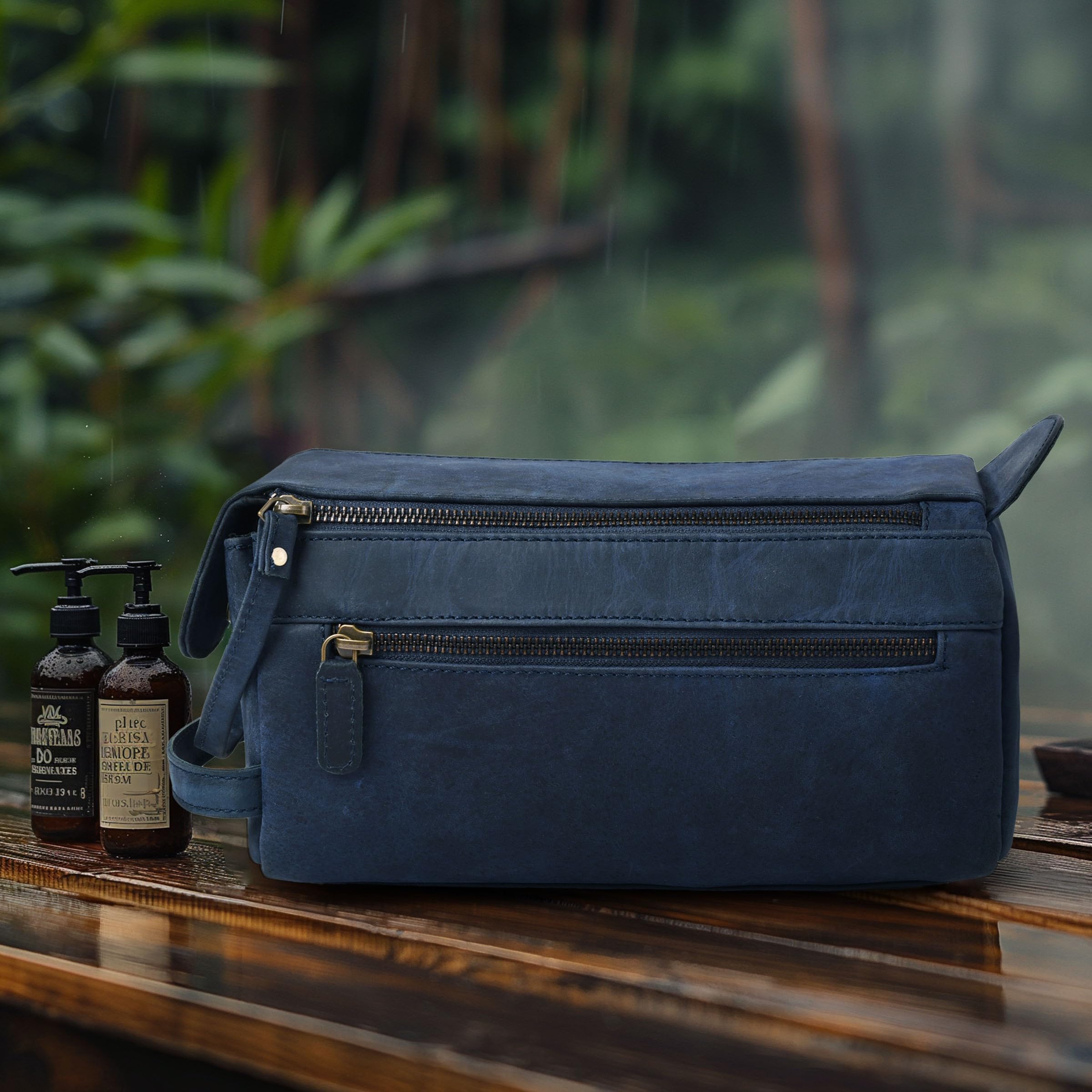 Leather Village toiletry bag care and patina develop for unique character