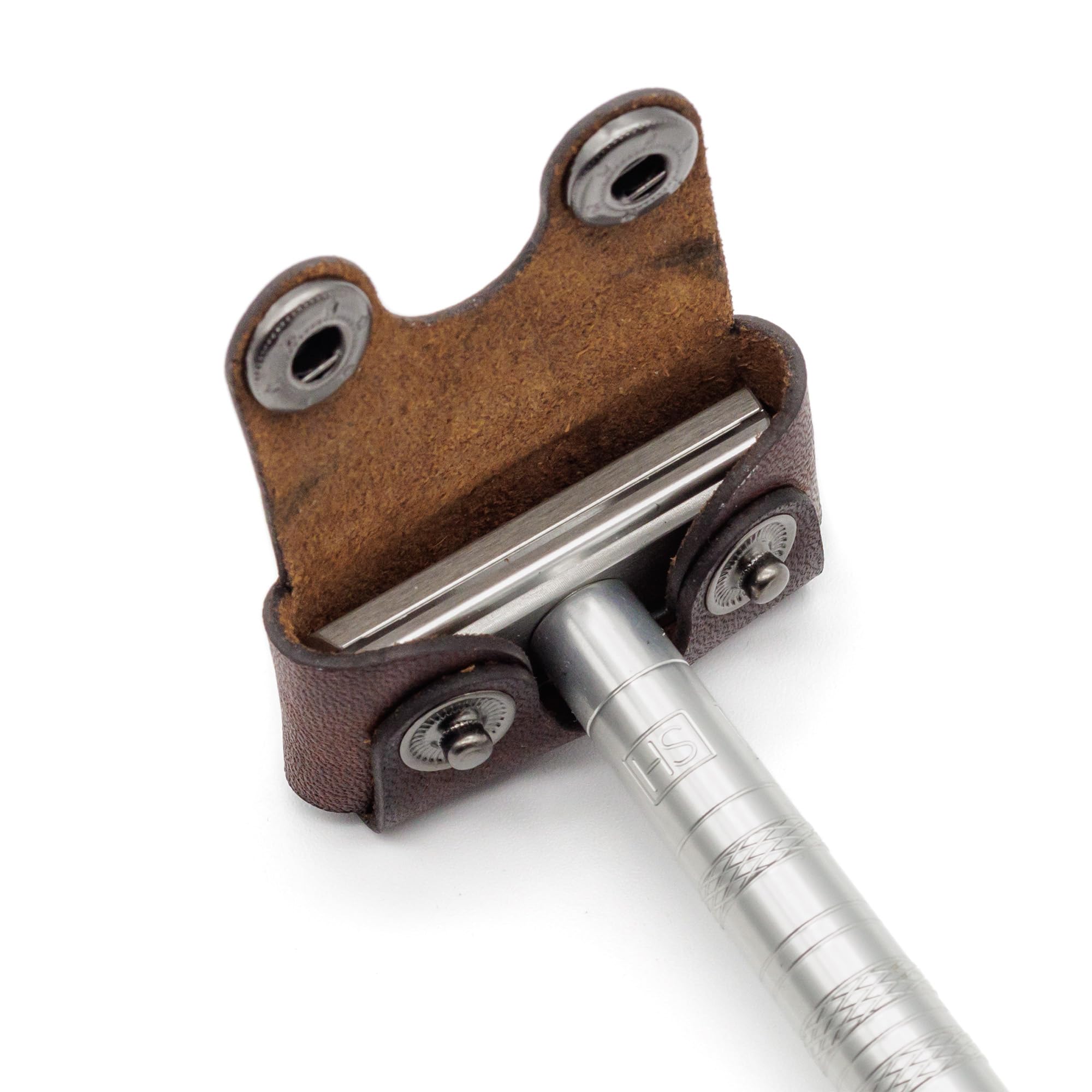 LeatherAppeal Canada-made head cover protects your Henson razor while organized.
