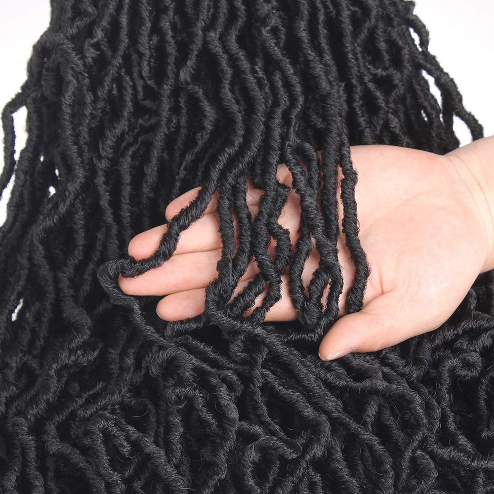 Leeven crochet hair close-up reveals durable fibers and smooth texture.