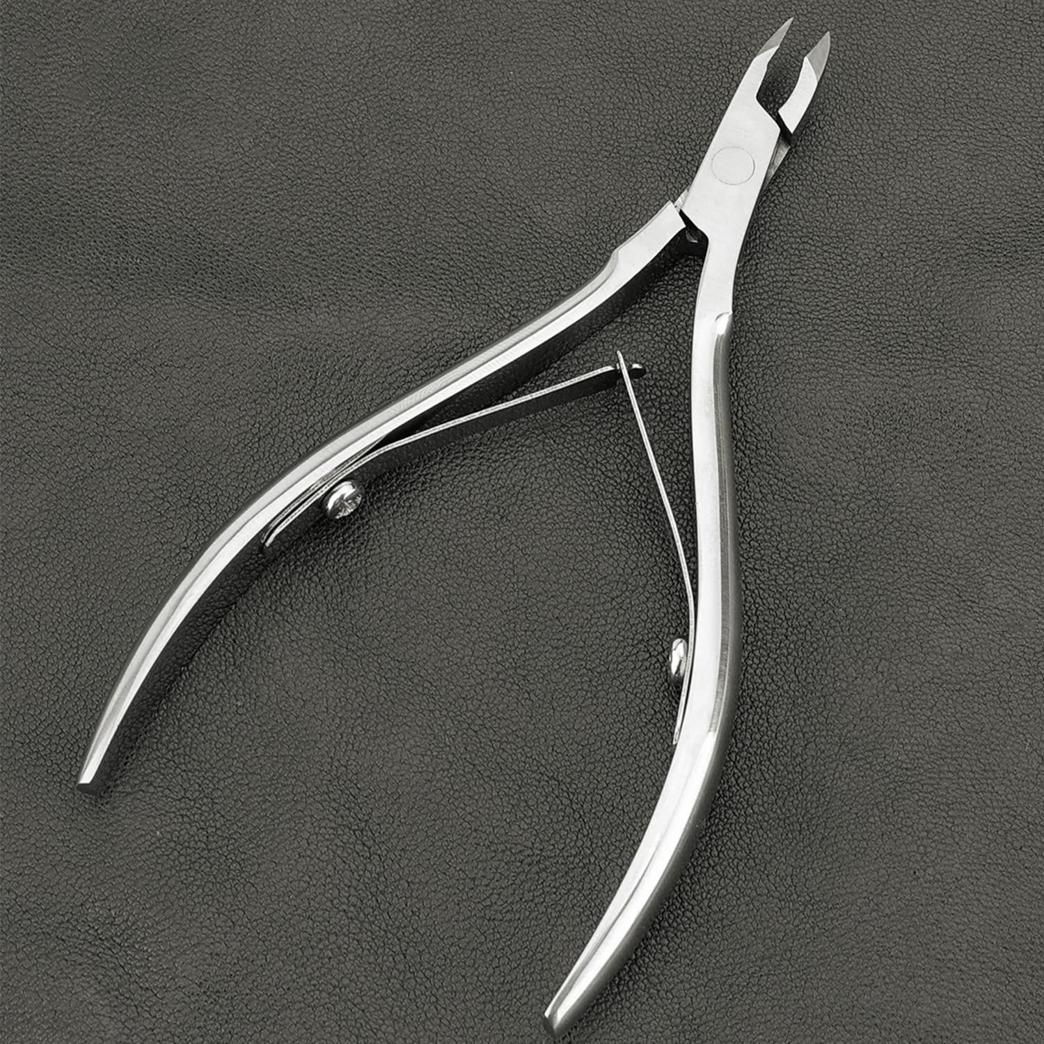 LePinko cuticle trimmer easy cleaning after use keeps tools ready