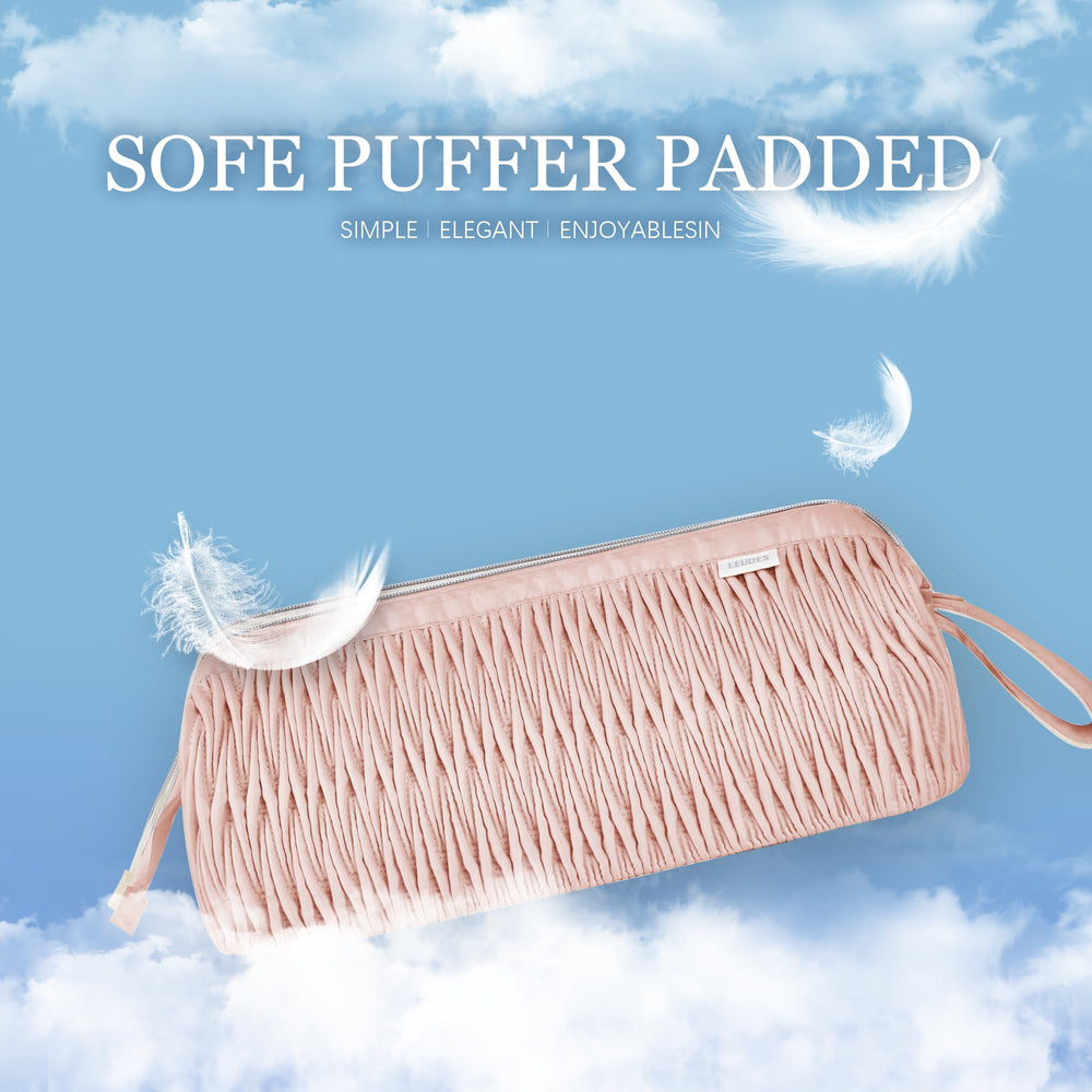 Leudes pink travel case close-up shows quality zipper and durable stitching
