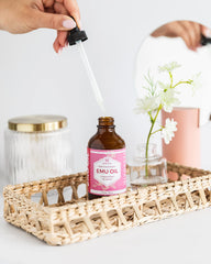 Leven Rose Emu Oil bottle showing fragrance-free formulation for daily use.