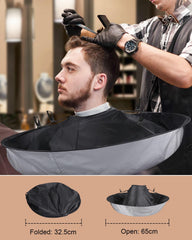 Capa Lictin con diseño reverso que captura pelos durante el corte.