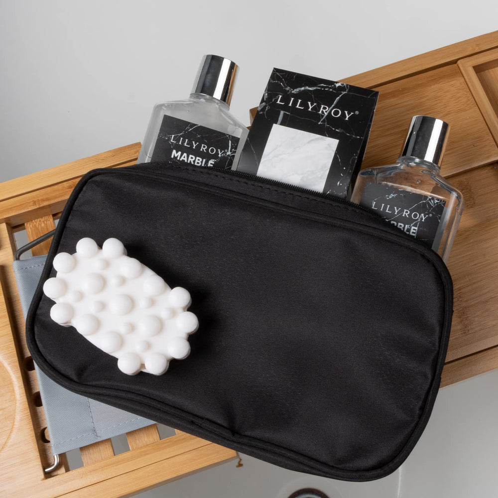 LILY ROY bath oil with lavender for soothing ritual.