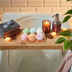 LILY ROY jasmine eucalyptus peppermint bath bombs provide an uplifting aromatic moment.