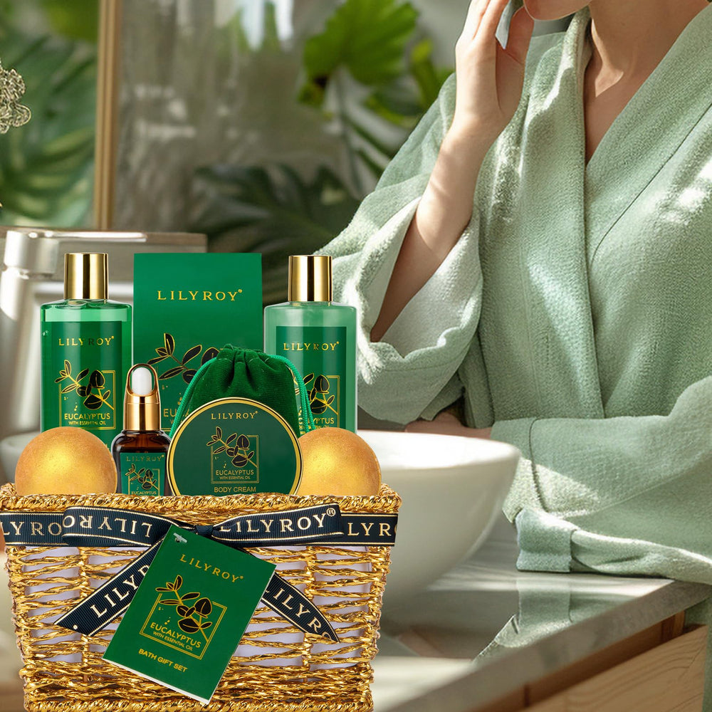 LILY ROY reusable golden basket with gift note for versatile storage.