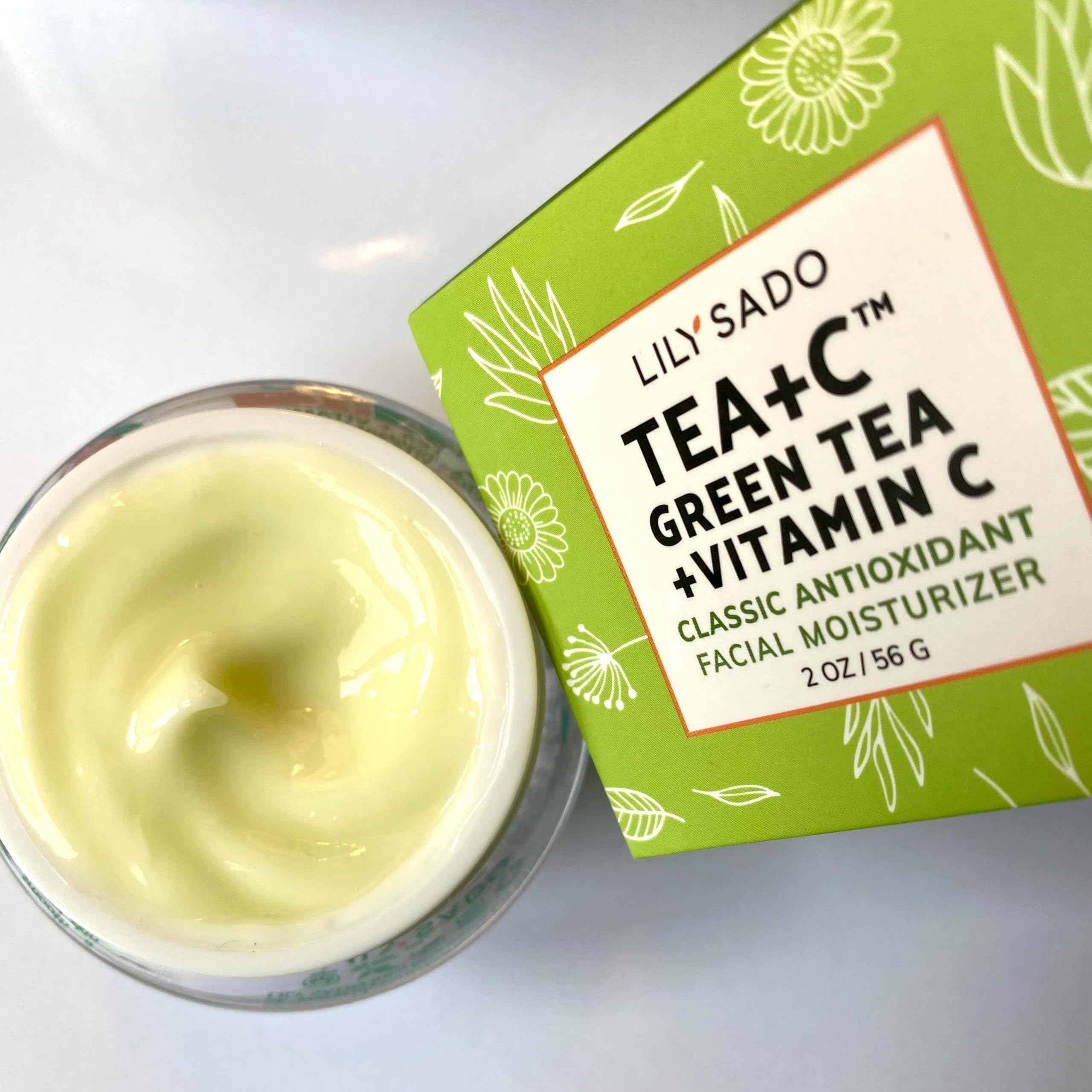 LILY SADO Tea+C product on model demonstrates makeup-primer suitability.