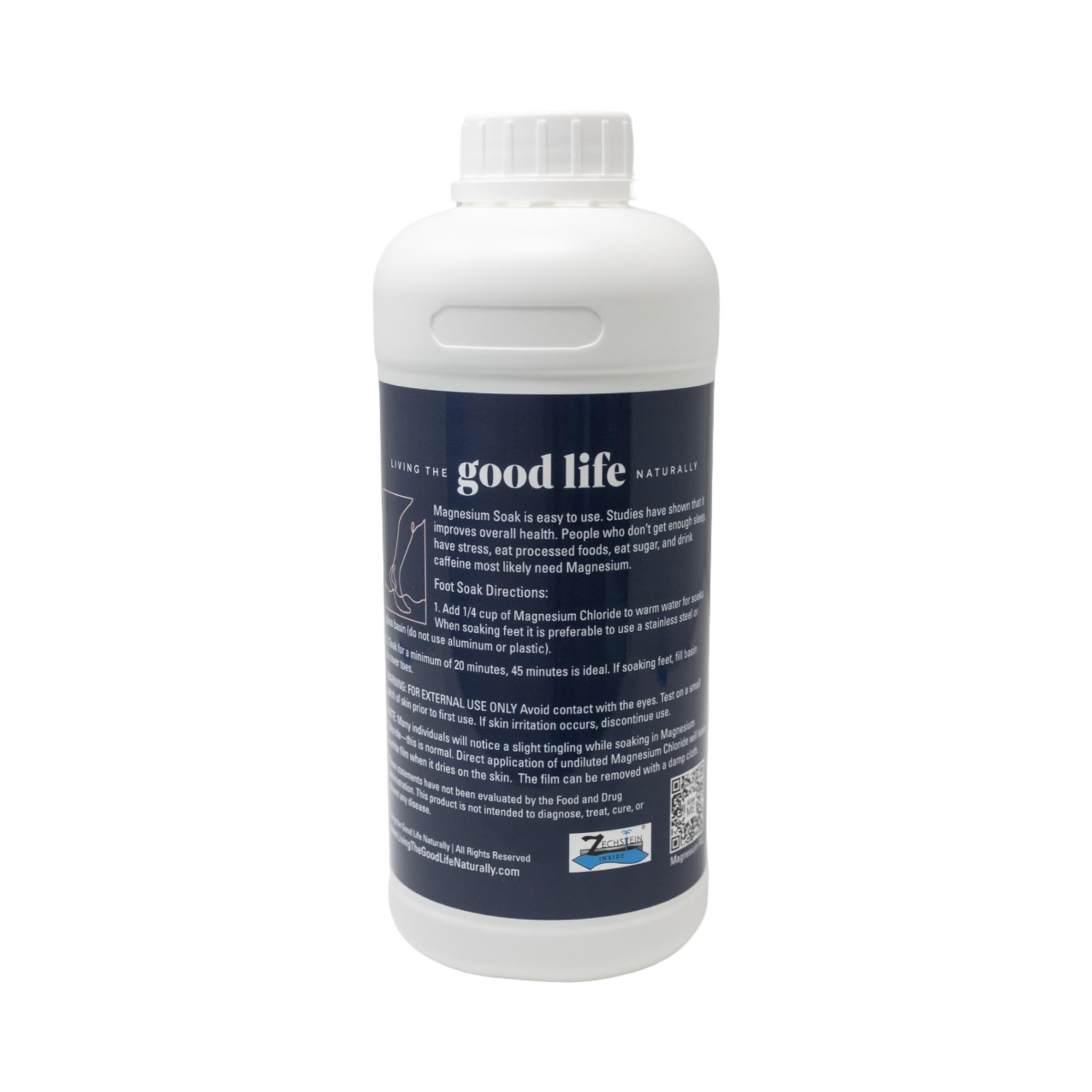 Living the Good Life Naturally magnesium soak immersed hands showing skin-softening bath.