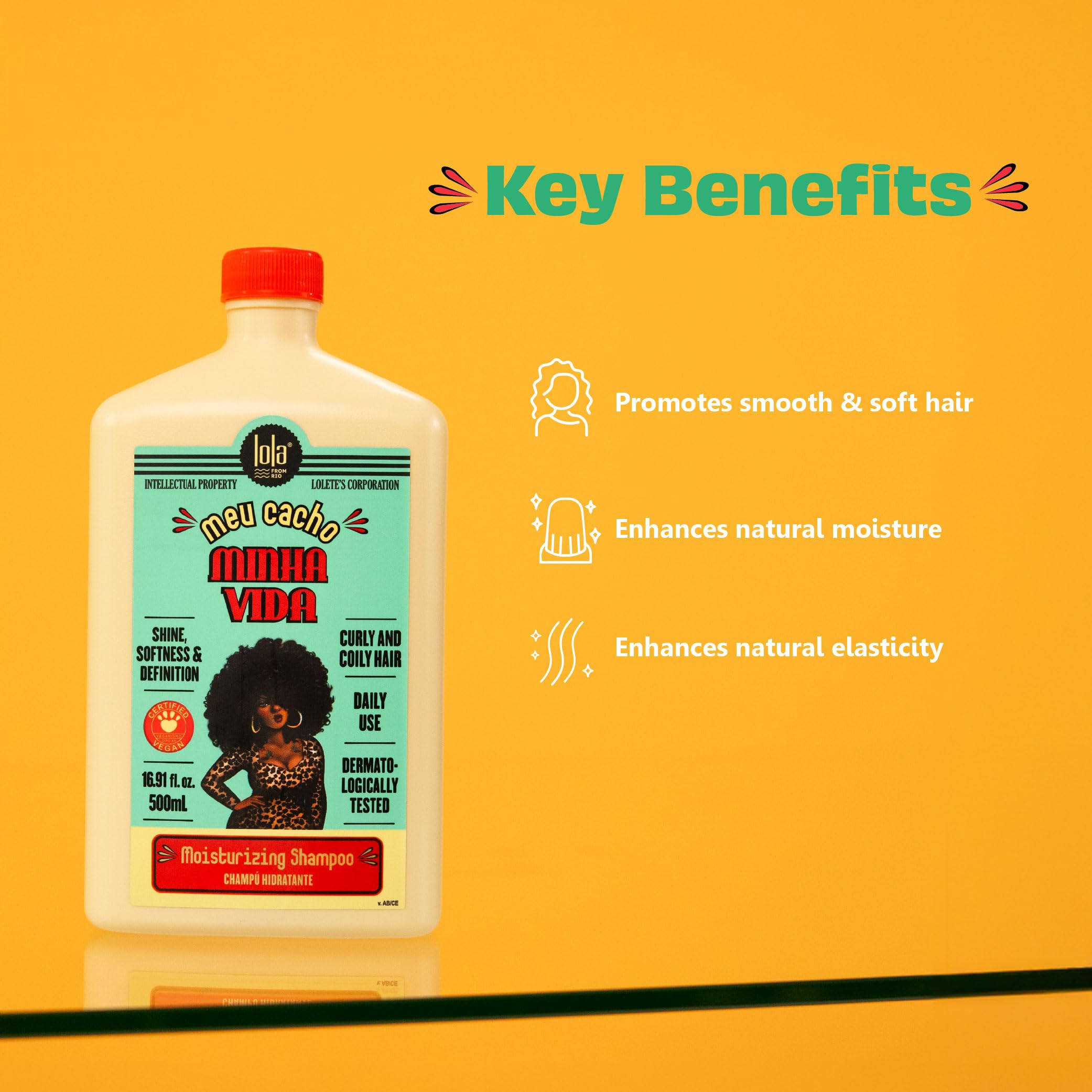 Lola From Rio Meu Cacho Minha Vida shampoo foam showing creamy lather.