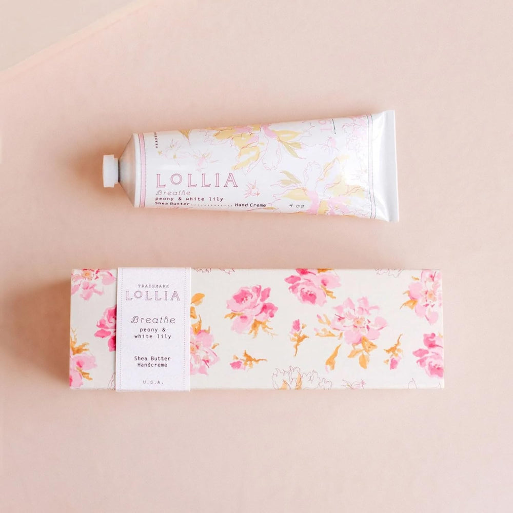 LOLLIA Breath Handcreme absorbs quickly, leaving petal-soft hands.