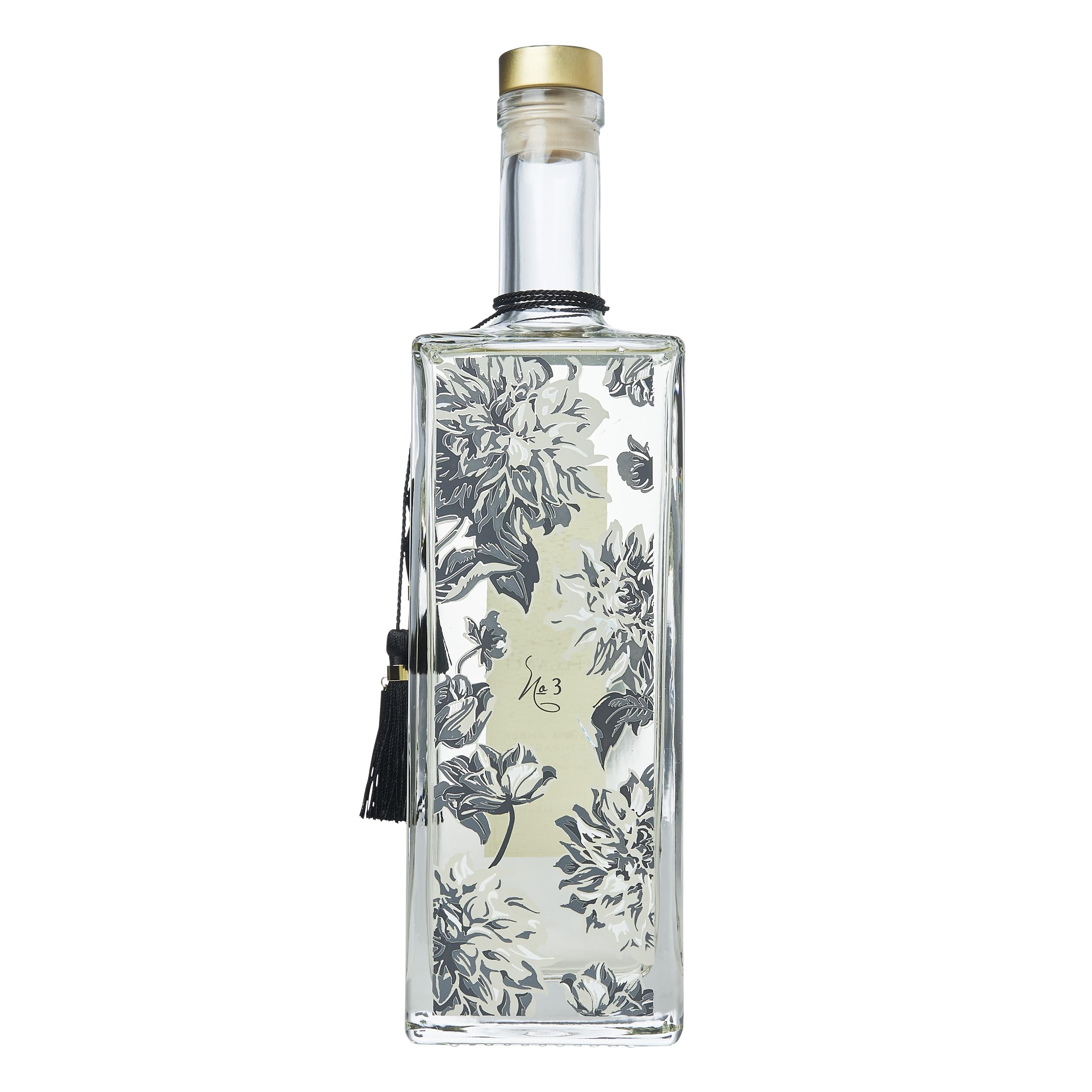 LOLLIA Elegance bath scene shows pouring and bubbly streams for instant mood uplift.