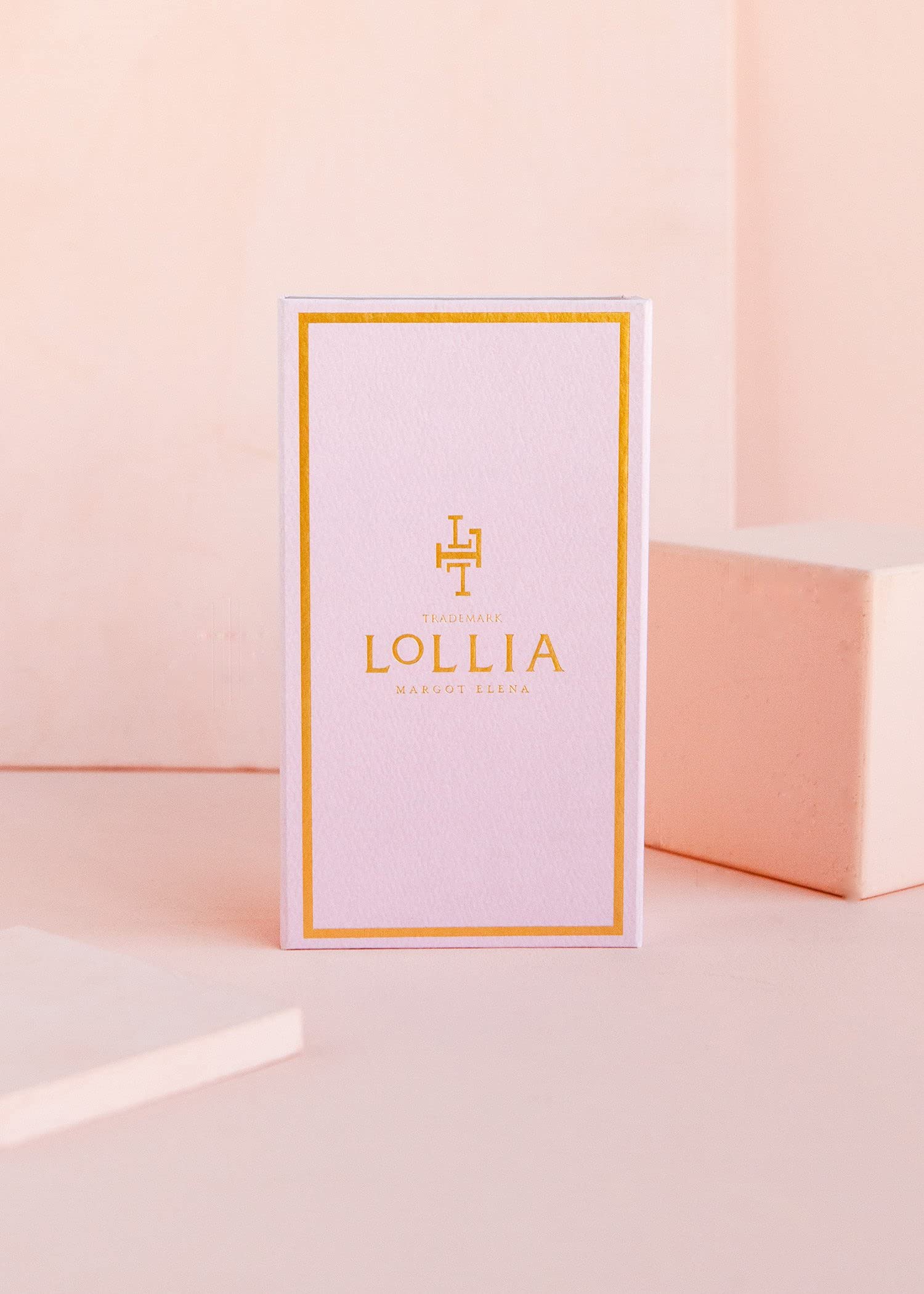LOLLIA Petite Treat Handcreme Dream close-up shows macadamia and shea for silky skin