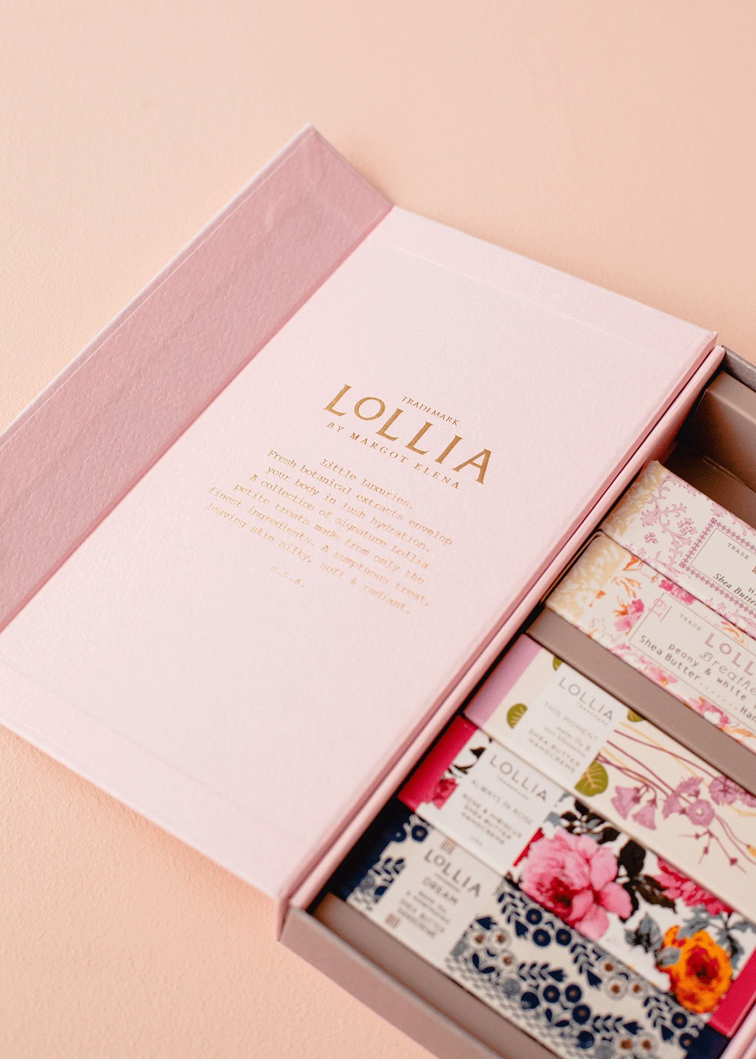 LOLLIA Petite Treat Handcreme Relax close-up demonstrates luxurious moisture for dry hands