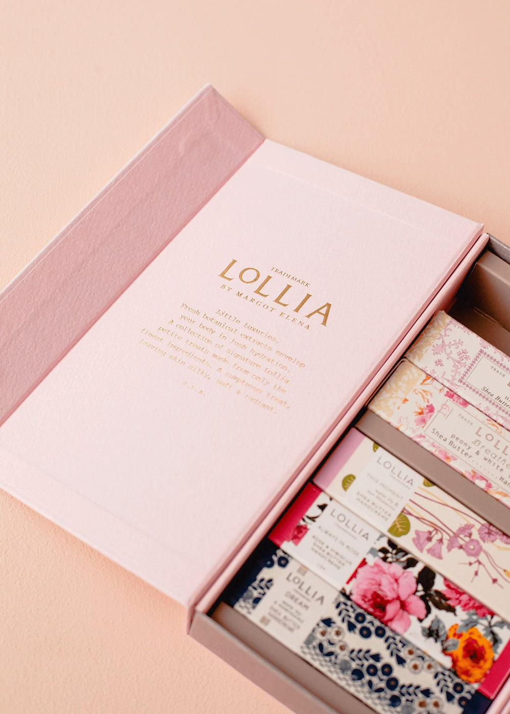 LOLLIA Petite Treat Handcreme Relax close-up demonstrates luxurious moisture for dry hands
