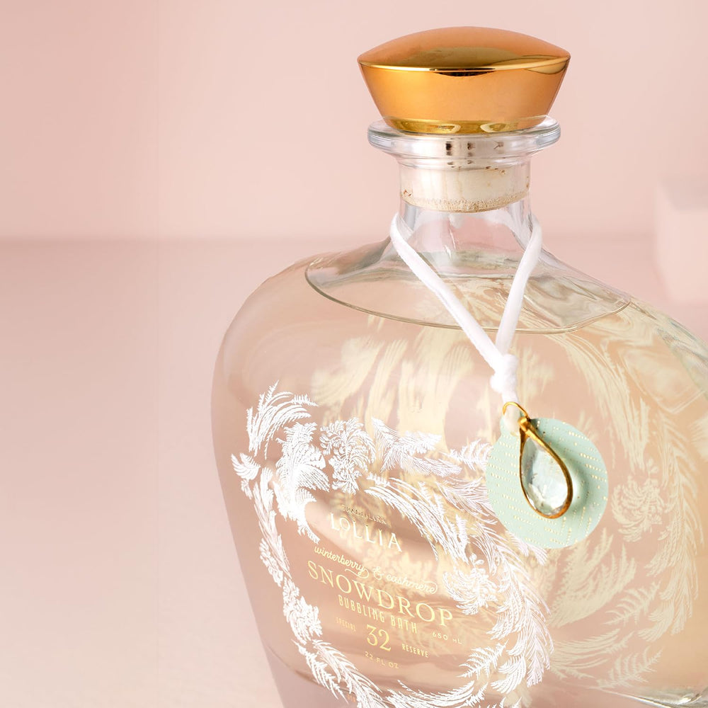Lollia Snowdrop bubbles in tub show rich, relaxing foam.