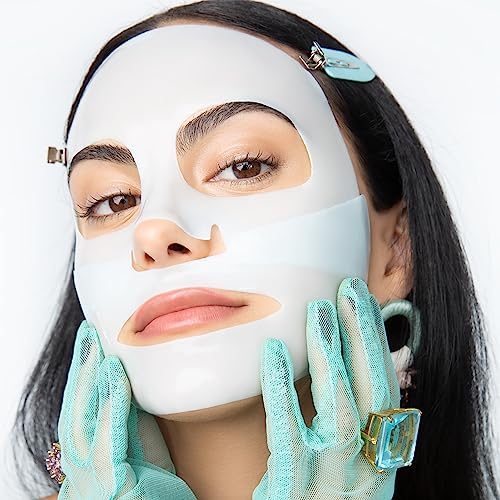 LOOPS CLEAN SLATE face-application shot demonstrates easy at-home skincare ritual.