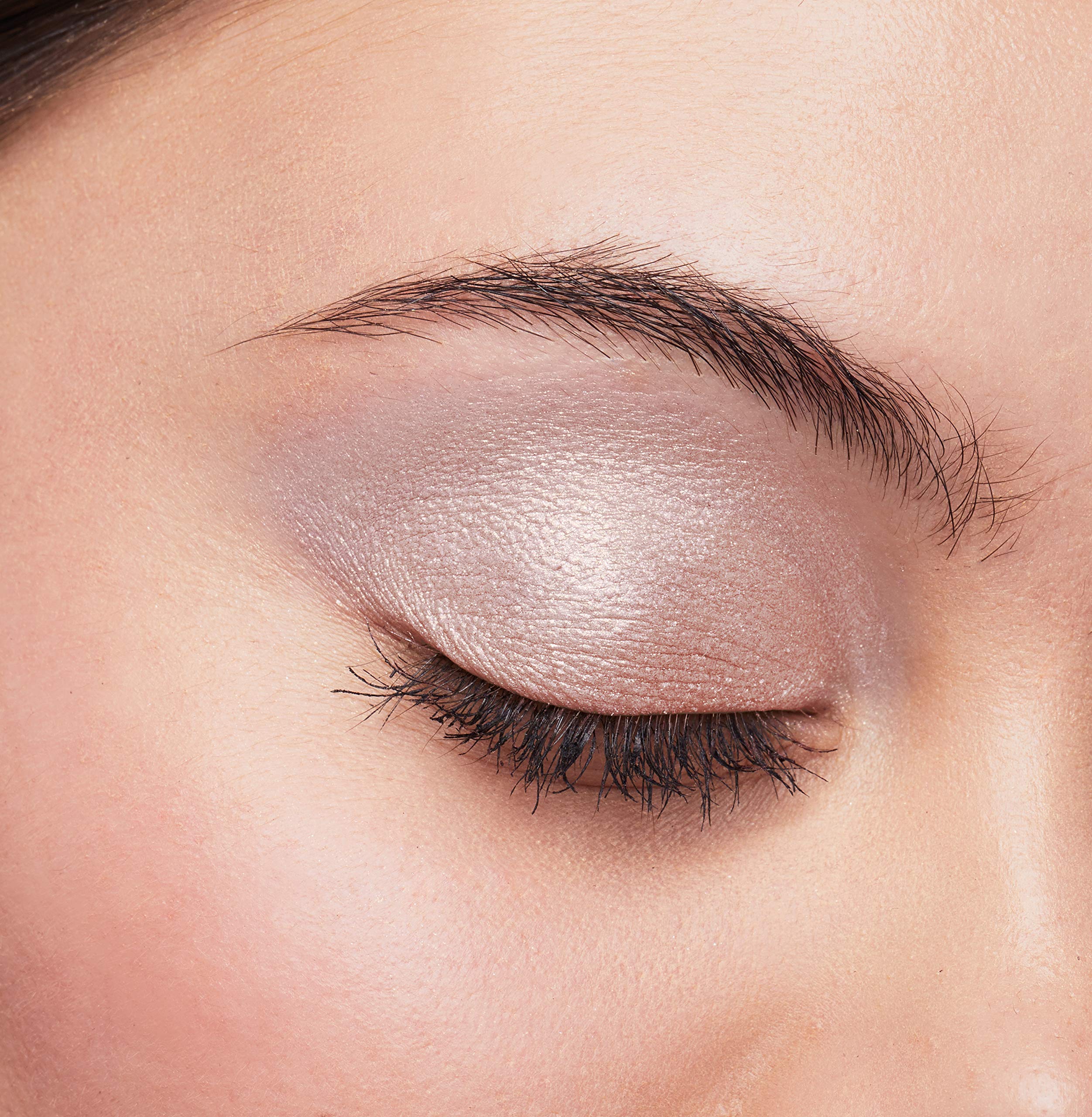 L'Oreal Paris Brilliant Eyes flake-proof formula stays put with minimal fallout