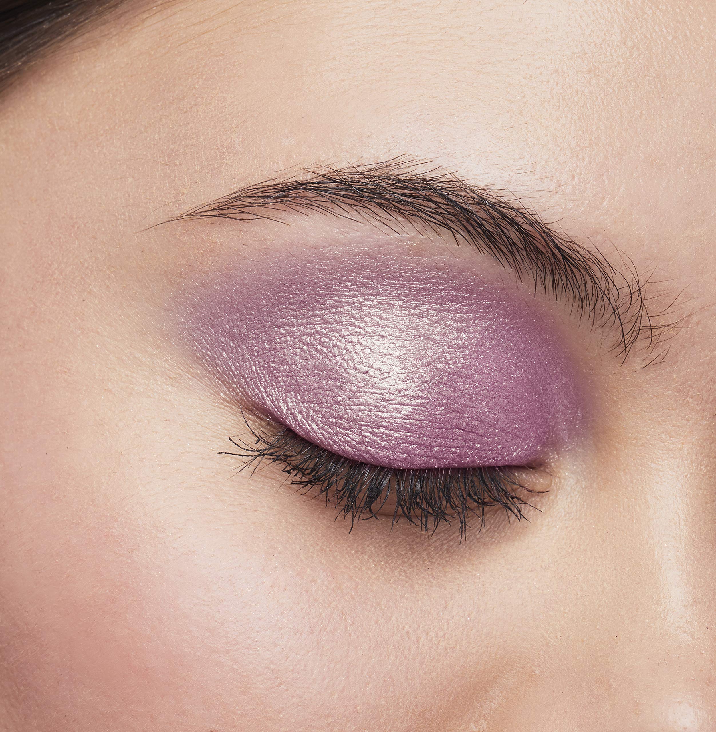 L'Oreal Paris Brilliant Eyes flake-proof shimmer stays on lids with no fallout.