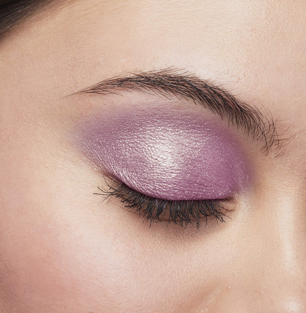 L'Oreal Paris Brilliant Eyes flake-proof shimmer stays on lids with no fallout.