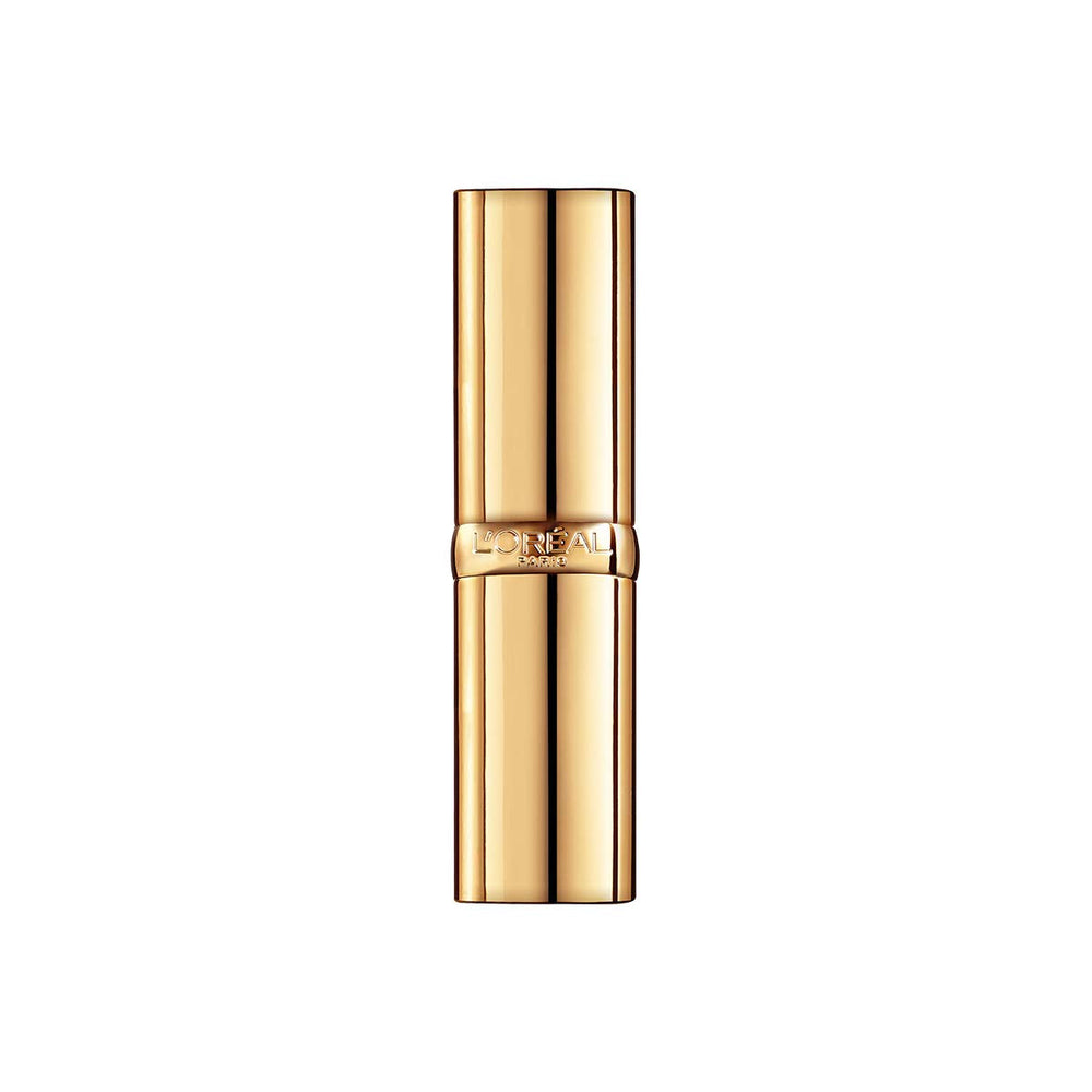 L’Oréal Paris Colour Riche Montmartre applied for a long-lasting satin lip look